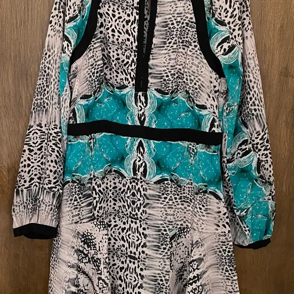 Twelfth Street by Cynthia Vincent 100% silk green animal print mini dress size 4