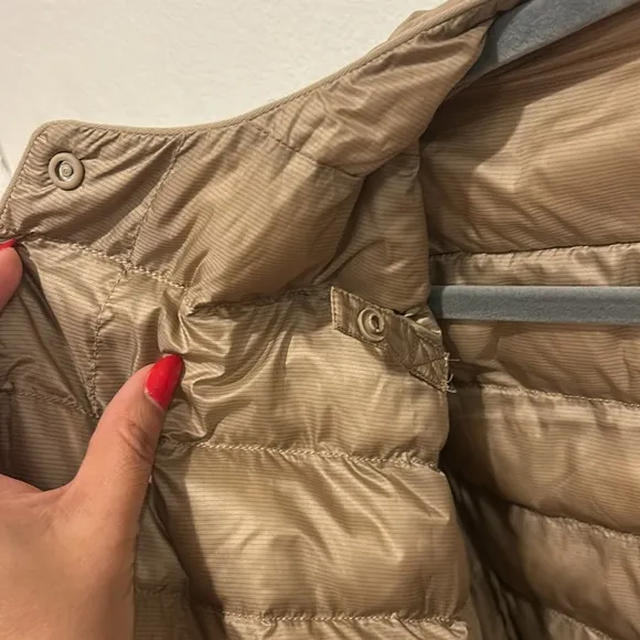 Uniqlo Women's Tan Puff Tech Jacket size M