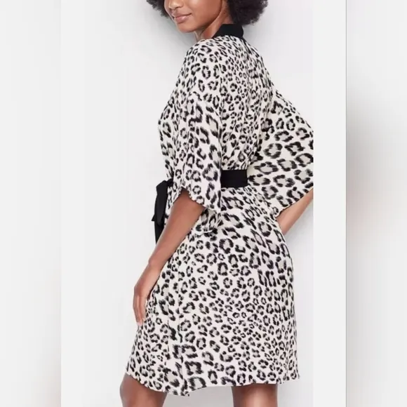 VICTORIA'S SECRET Oversized Handkerchief Kimono Robe Natural Leopard XS/S NEW