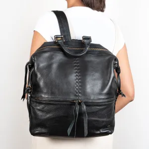 Zinande : Leather Backpack in Black Delta