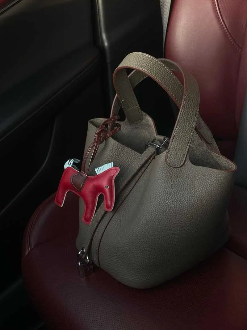 Zoelle | Luxe Handbag for Women with Gold Closure